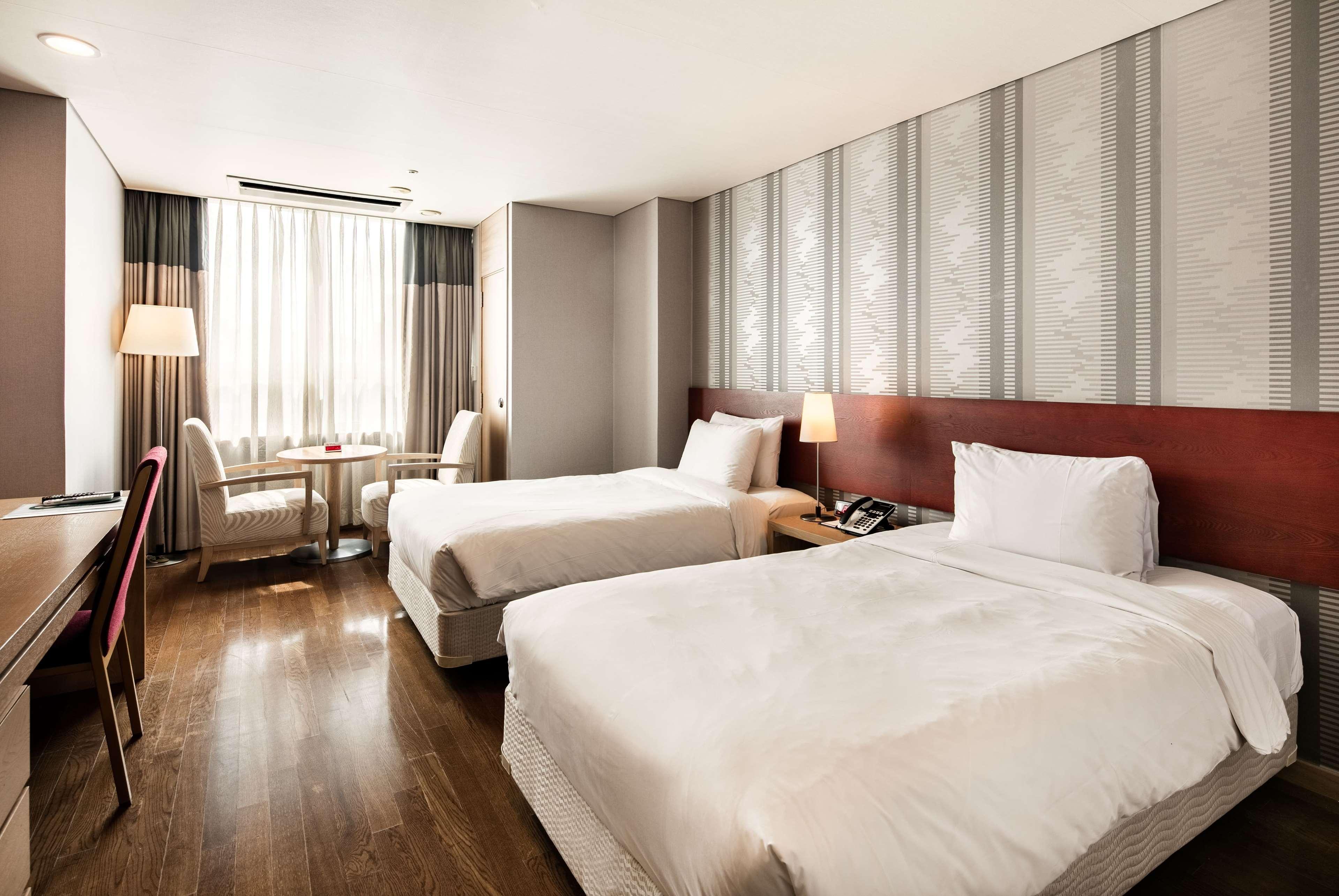 Ramada Hotel And Suites Seoul Namdaemun Exterior photo